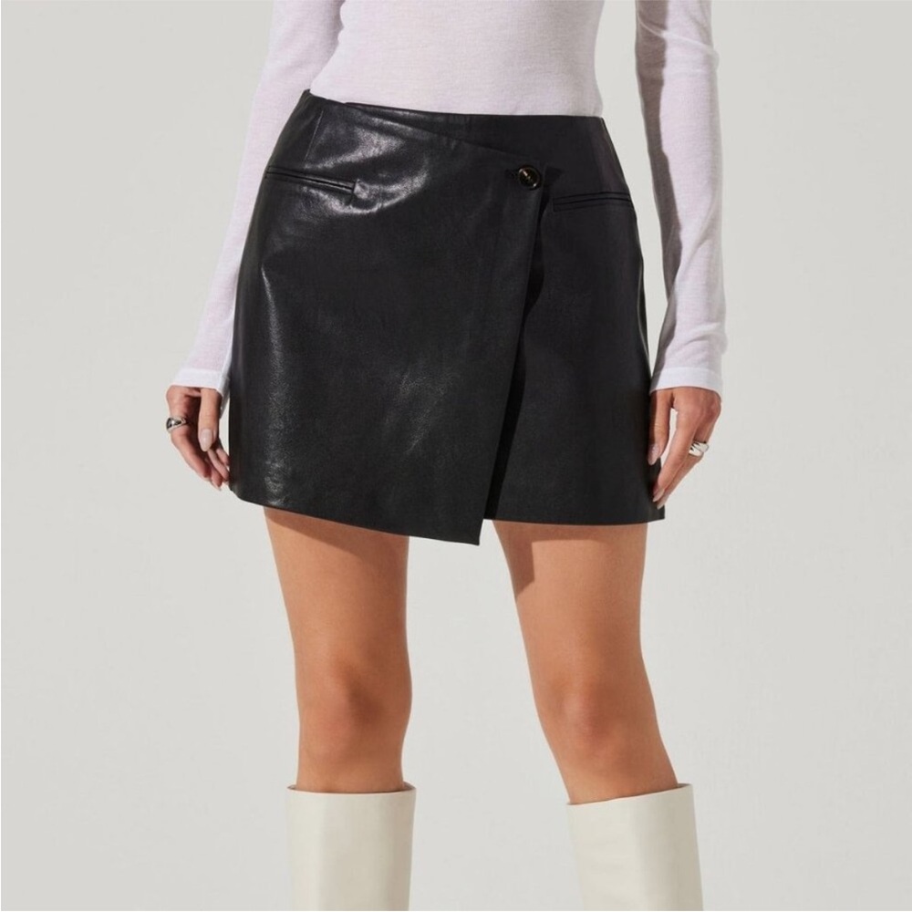 Apricot Lane Black Faux Leather Mini Skirt